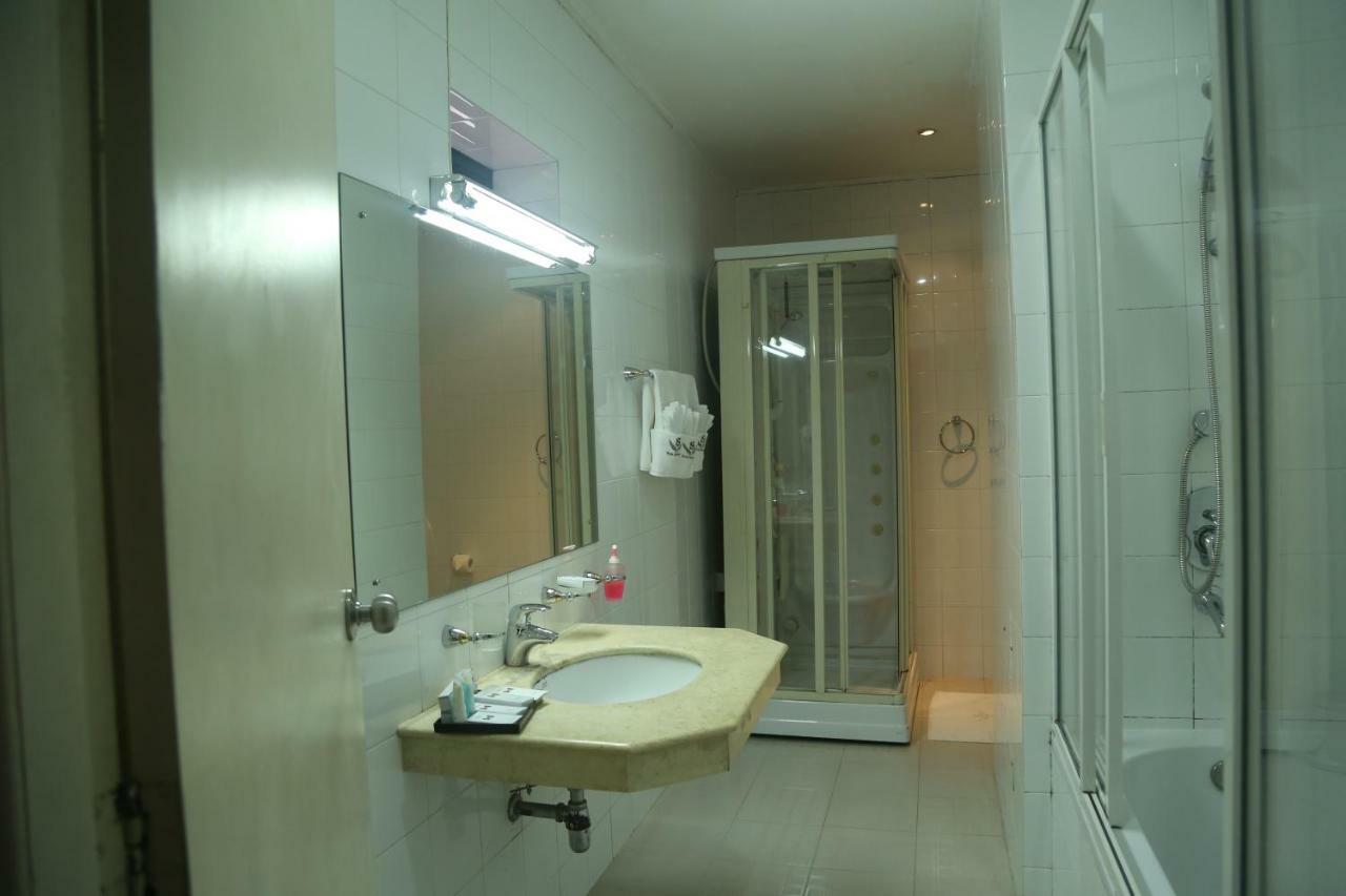 Sapphire Hotel